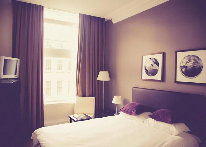 A Suite Plaza Hotel A Family Hotel - Delhi Airport